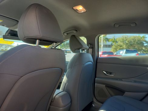 Used 2023 Hyundai Elantra SEL w/ Cargo Package image 13