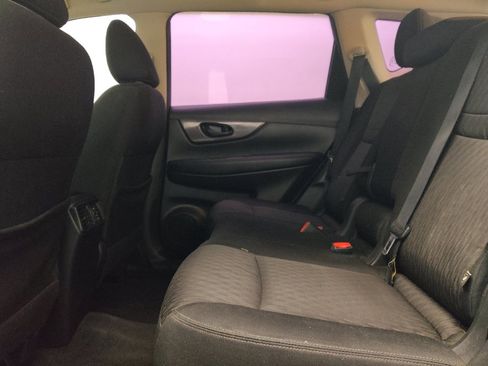 Used 2019 Nissan Rogue S image 18