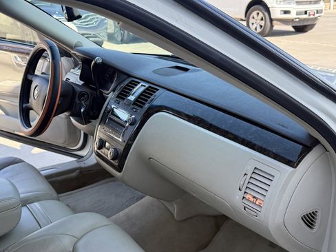 Used 2008 Cadillac DTS FWD image 32