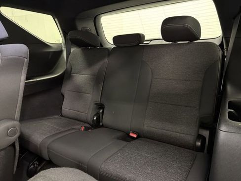 Certified 2025 Chevrolet Traverse LT image 17