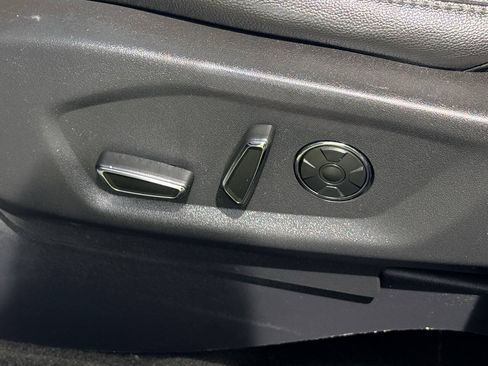 Used 2016 Ford Explorer Limited w/ Equipment Group 301A FWD image 19