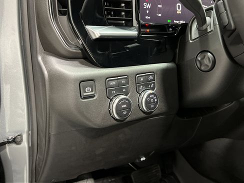 New 2026 GMC Sierra 1500 SLT image 16