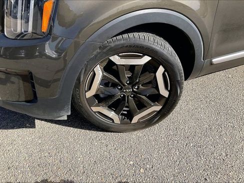 Used 2025 Kia Telluride S image 4