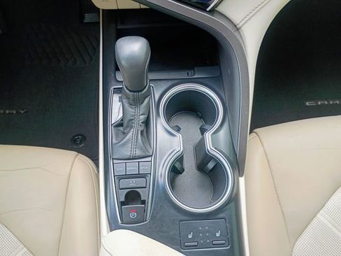 Used 2018 Toyota Camry XLE image 32