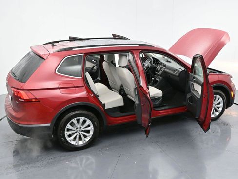 Used 2018 Volkswagen Tiguan SE w/ Panoramic Sunroof Package FWD image 41
