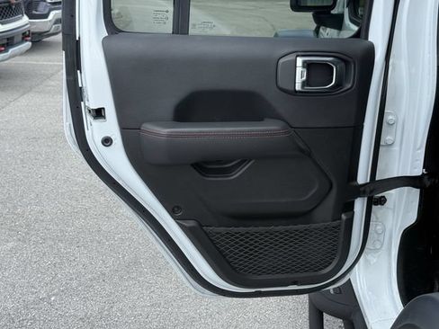 Used 2024 Jeep Wrangler Unlimited Rubicon w/ Capability Package AWD/4WD image 35