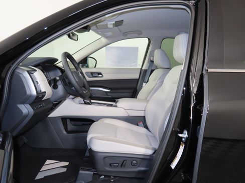 New 2026 Nissan Pathfinder SL AWD/4WD image 4