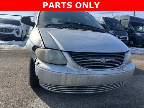 Used 2003 Chrysler Town & Country EX image 7