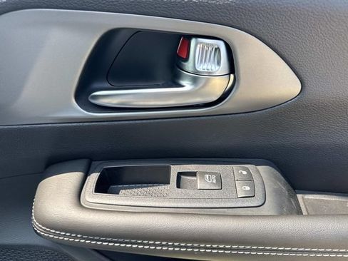 New 2027 Chrysler Pacifica Select FWD image 15