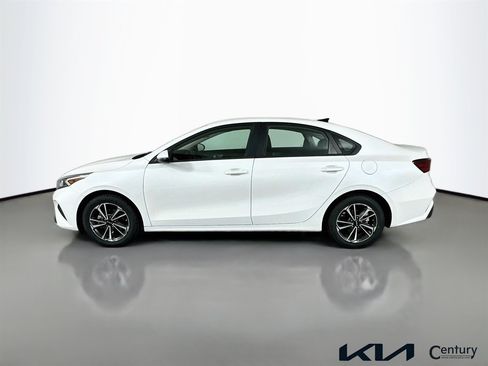 Certified 2023 Kia Forte LXS w/ LXS Technology Package FWD image 8