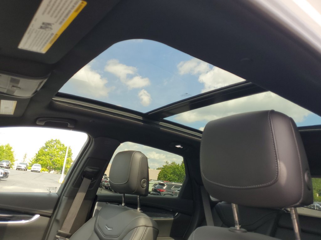 Certified 2023 Cadillac XT5 Premium Luxury w/ LPO, Floor Liner Package FWD image 7