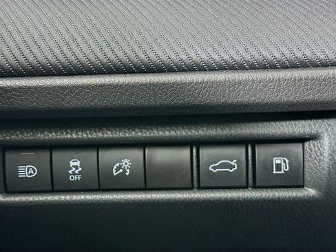 Used 2025 Toyota Camry SE image 16