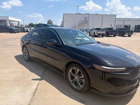 Used 2023 Honda Accord EX image 3
