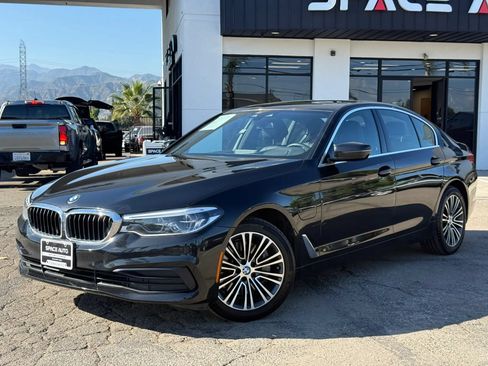 Used 2020 BMW 530e w/ Executive Package RWD image 3