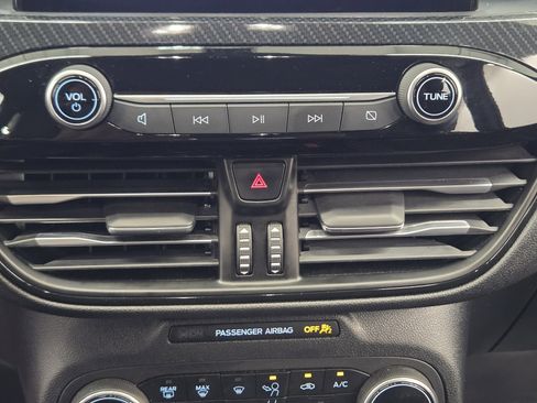 Certified 2025 Ford Escape ST-Line image 18