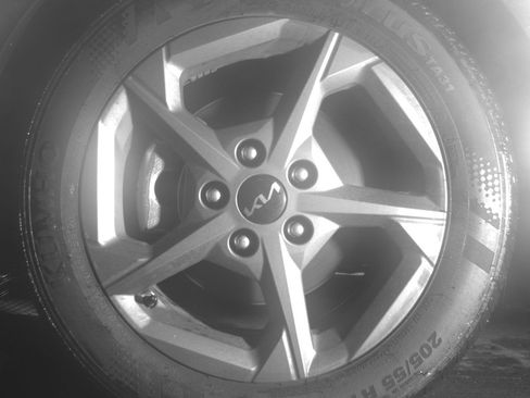 Used 2025 Kia K4 LXS image 12