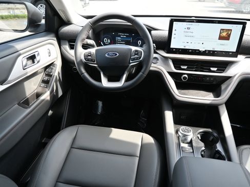 New 2026 Ford Explorer Active RWD image 29