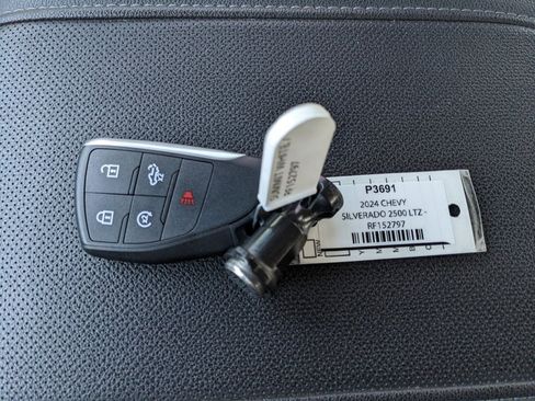 Used 2024 Chevrolet Silverado 2500 LTZ w/ LTZ Plus Package image 39