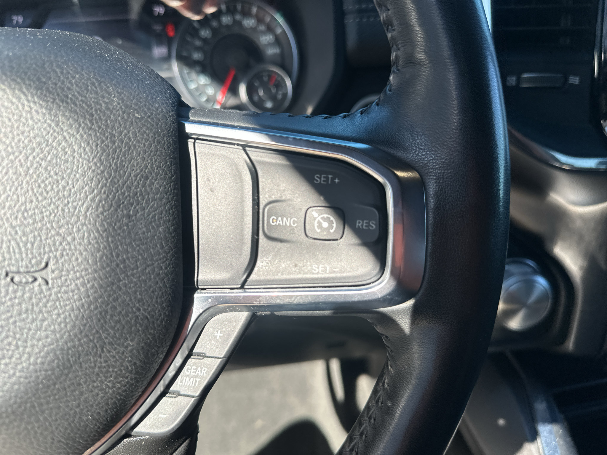 Used 2024 RAM 1500 Laramie RWD image 25