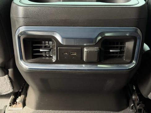 Used 2022 GMC Sierra 2500 AT4 w/ AT4 Preferred Package AWD/4WD image 14