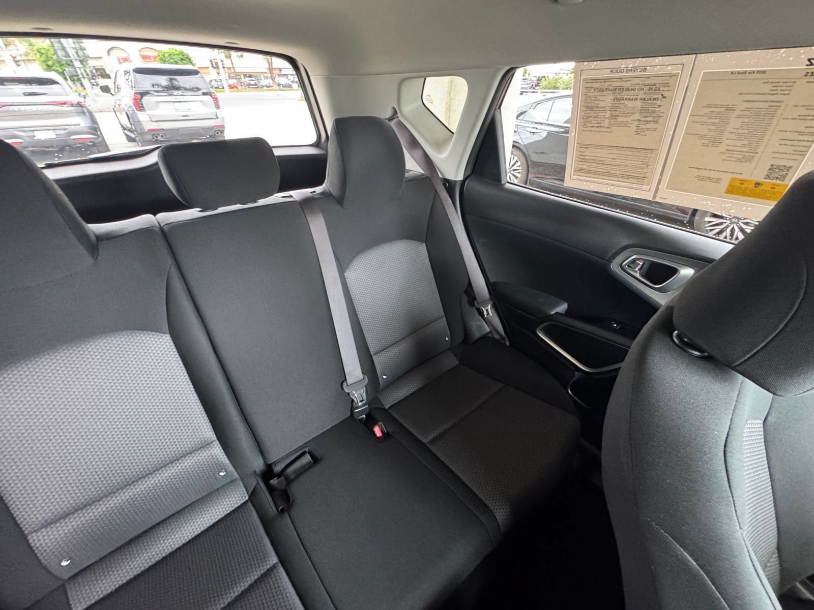 Used 2025 Kia Soul LX w/ LX Technology Package FWD image 34