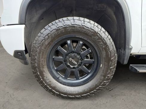 Used 2024 Chevrolet Silverado 2500 High Country w/ High Country Premium Package AWD/4WD image 14