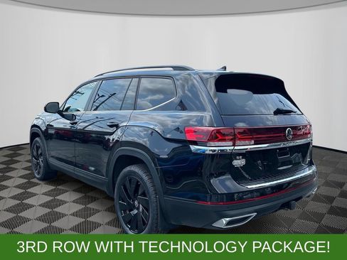 Used 2024 Volkswagen Atlas SE AWD/4WD image 3