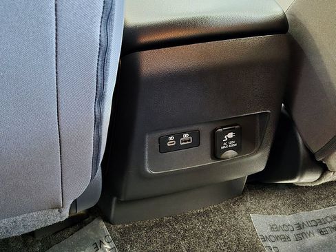 Used 2025 Nissan Frontier SV w/ SV Convenience Package AWD/4WD image 25