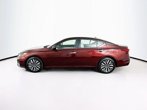 Used 2025 Nissan Altima 2.5 SV FWD image 4