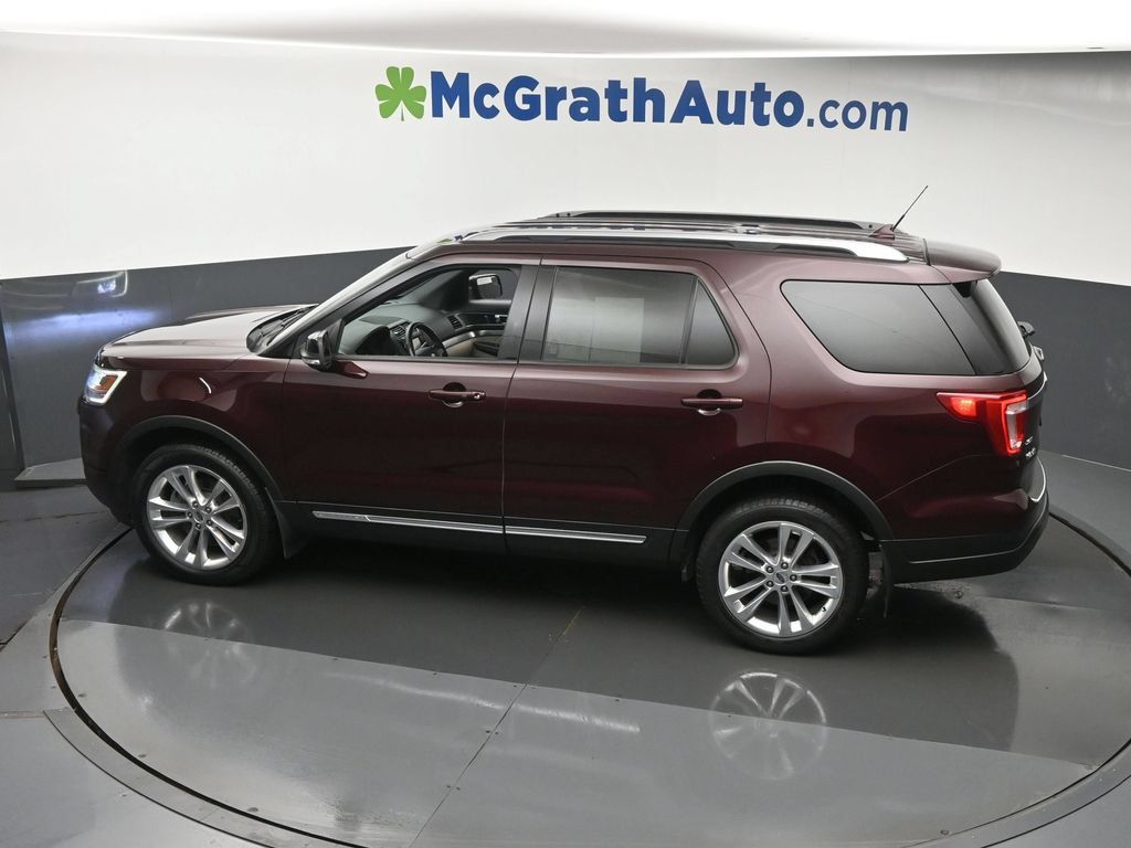 Used 2018 Ford Explorer XLT w/ Equipment Group 202A AWD/4WD image 24