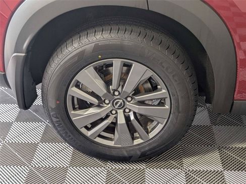 Used 2023 Nissan Pathfinder SV AWD/4WD image 10