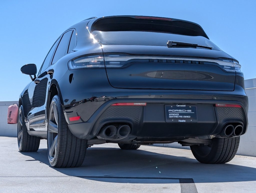 Certified 2025 Porsche Macan AWD/4WD image 3