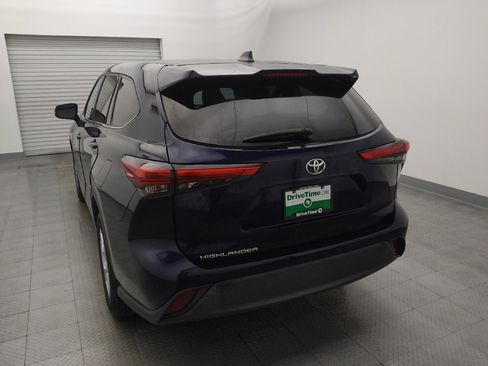 Used 2022 Toyota Highlander L image 6