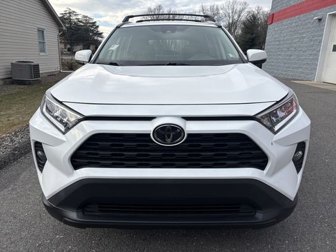 Used 2021 Toyota RAV4 XLE image 9