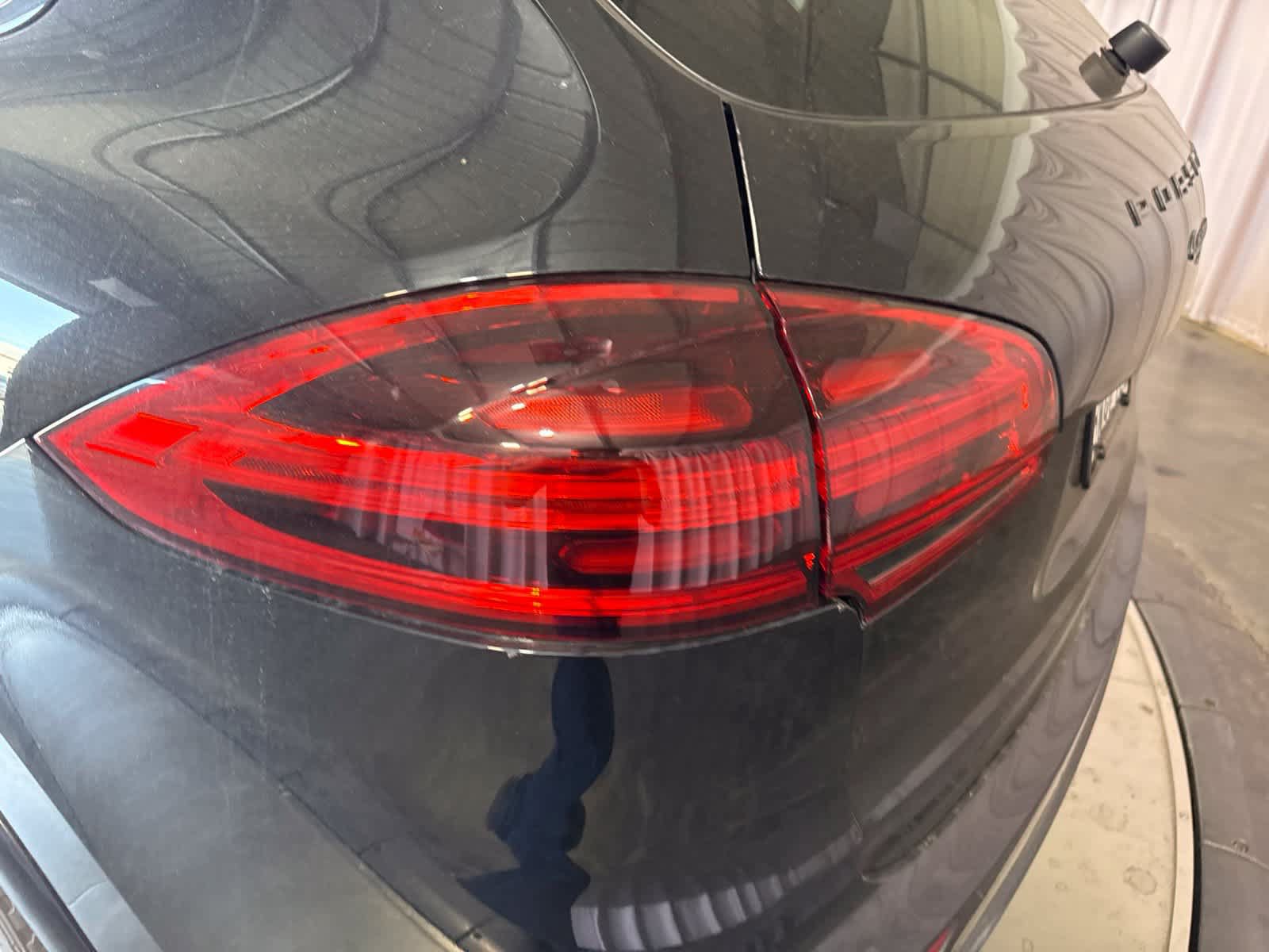 Used 2018 Porsche Cayenne AWD/4WD image 11