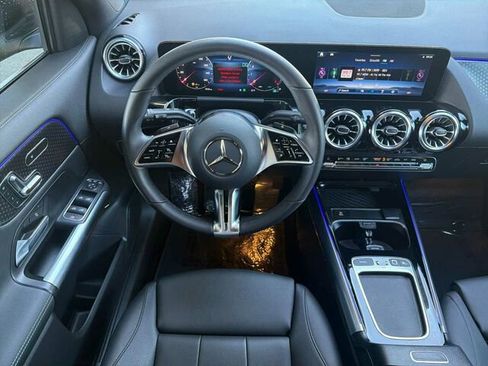 Used 2025 Mercedes-Benz GLA 250 4MATIC image 18