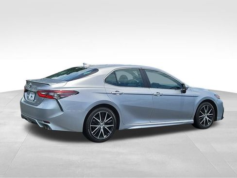 Used 2022 Toyota Camry SE image 7