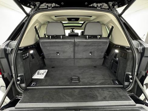 Used 2022 BMW X7 xDrive40i w/ Executive Package image 38