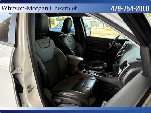 Used 2020 Jeep Cherokee Trailhawk w/ Comfort/Convenience Group AWD/4WD image 34