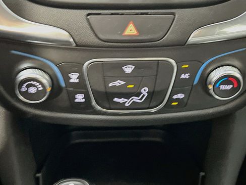 Used 2020 Chevrolet Equinox LT FWD image 26