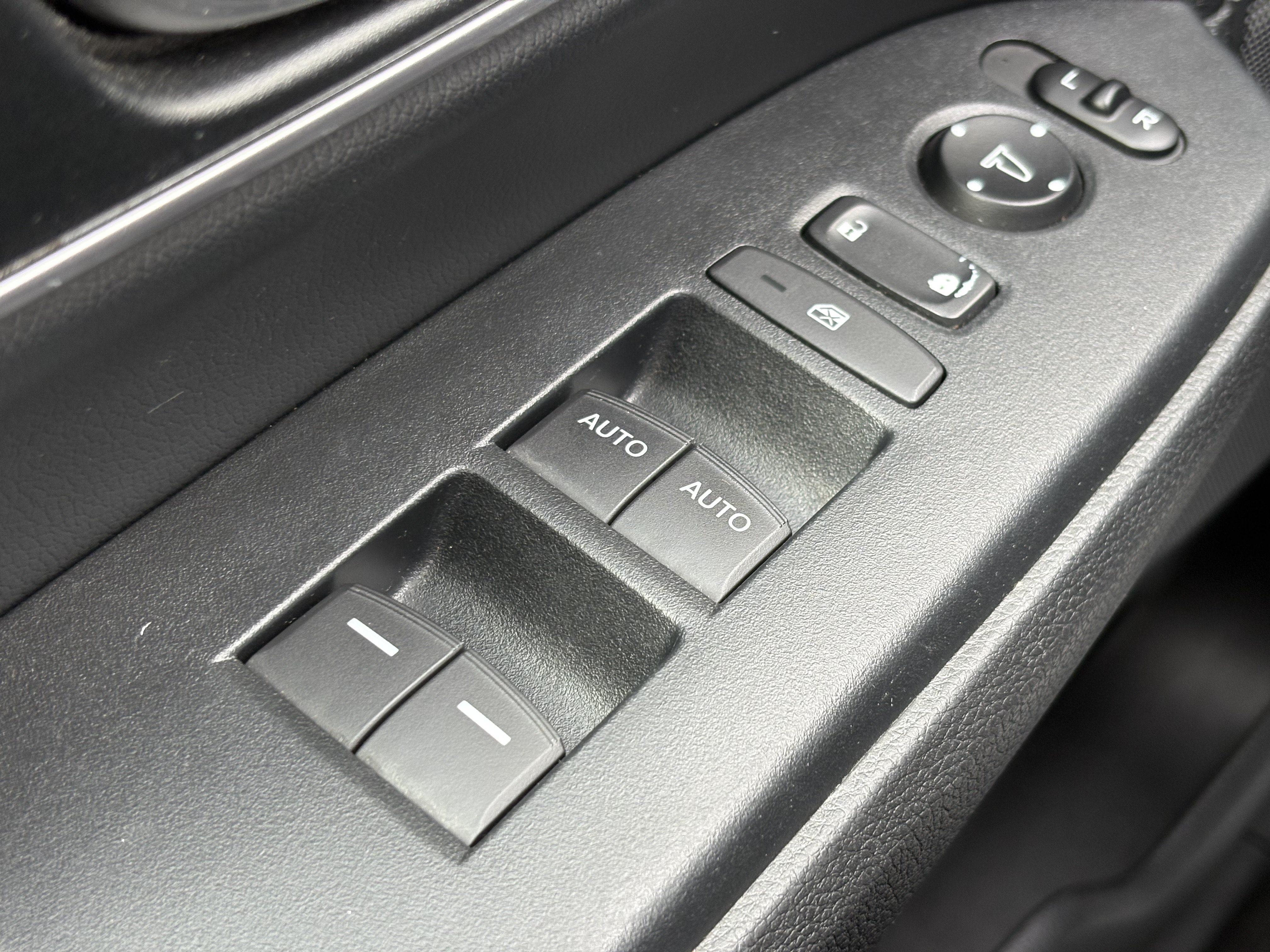 Used 2017 Honda CR-V EX-L image 28