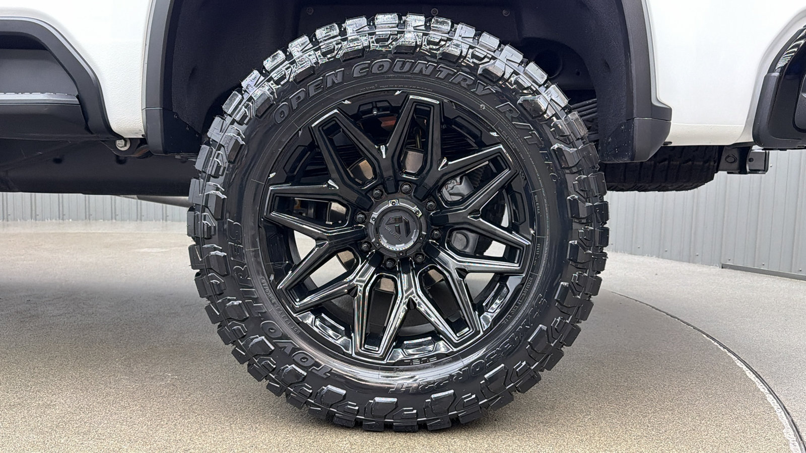 Used 2026 Chevrolet Silverado 2500 ZR2 w/ LPO, Dark Essentials Package AWD/4WD image 12