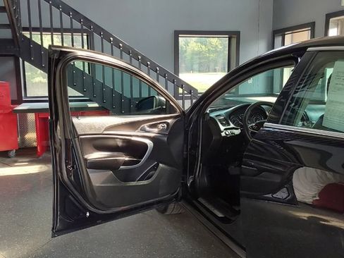 Used 2015 Buick Regal FWD image 14