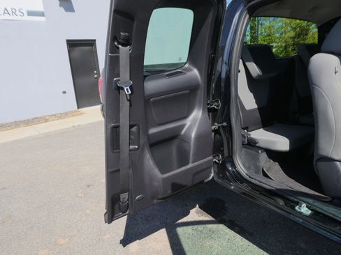 Used 2016 Toyota Tacoma SR image 23