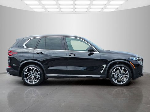 Used 2026 BMW X5 sDrive40i w/ Parking Assistance Package image 7