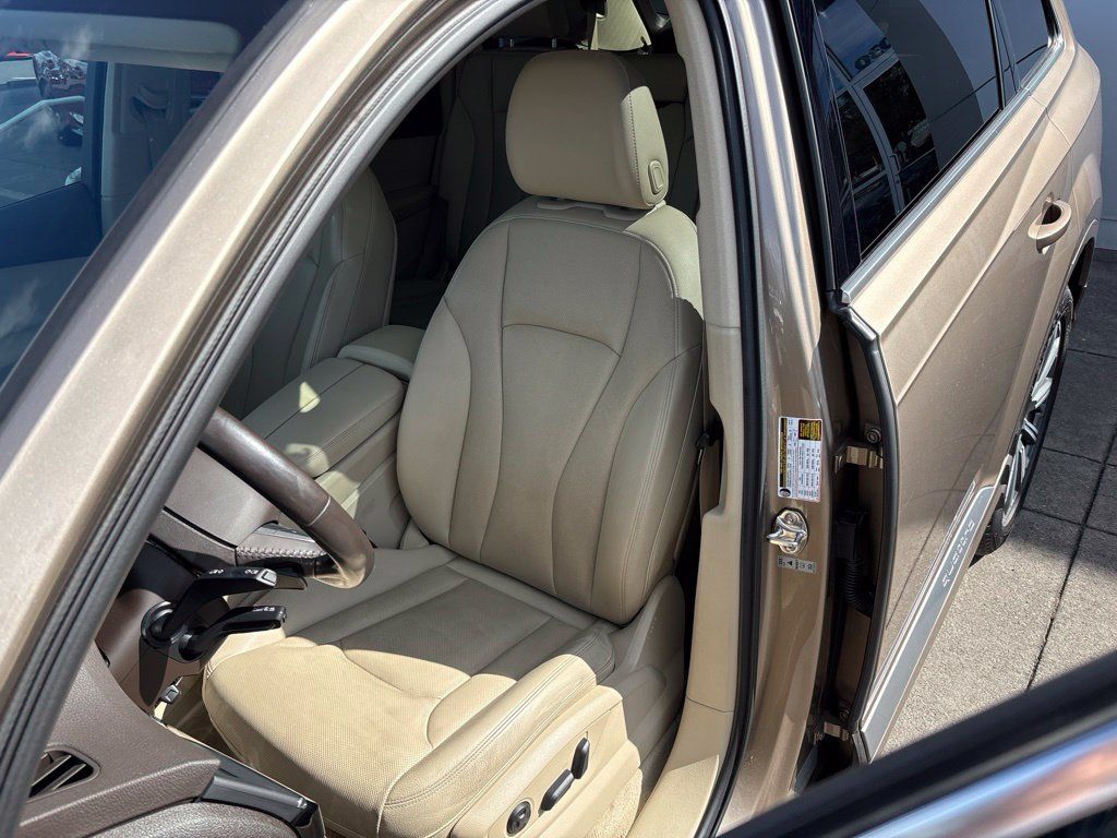Used 2018 Audi Q7 3.0T Prestige w/ Prestige Package AWD/4WD image 12