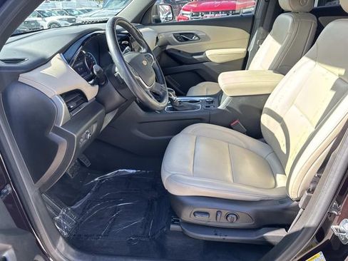 Used 2022 Chevrolet Traverse LT image 17