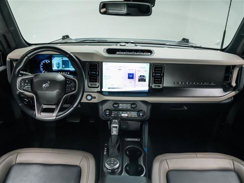 Used 2023 Ford Bronco Wildtrak image 21