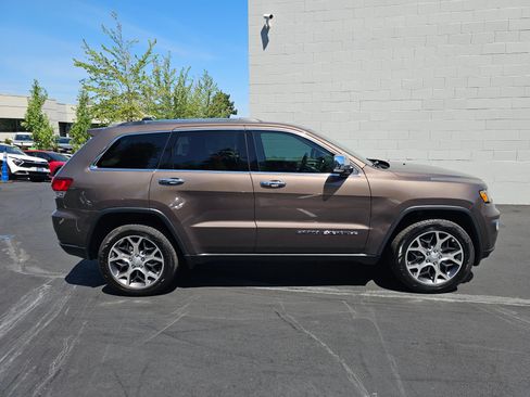 Used 2021 Jeep Grand Cherokee Limited w/ Sun & Sound Group AWD/4WD image 9