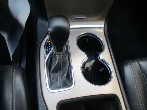 Used 2017 Jeep Grand Cherokee Limited RWD image 11
